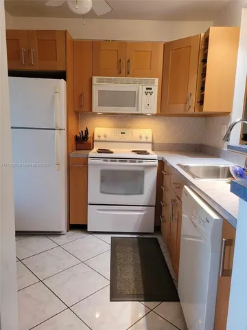 $139,000 | 4801 Northwest 34th Street, Unit 602, Lauderdale Lakes, FL 33319