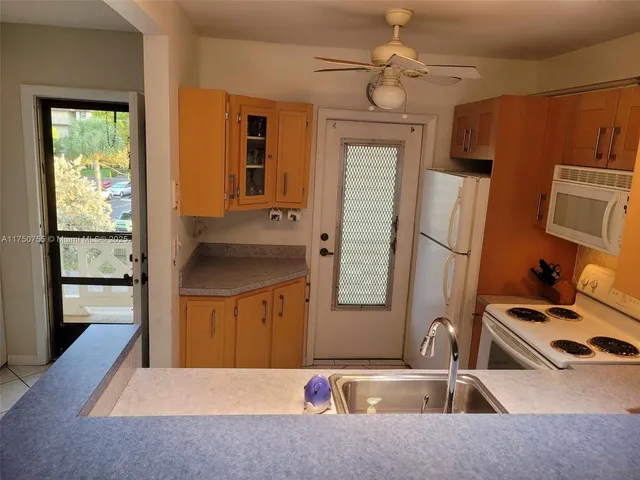 $139,000 | 4801 Northwest 34th Street, Unit 602, Lauderdale Lakes, FL 33319