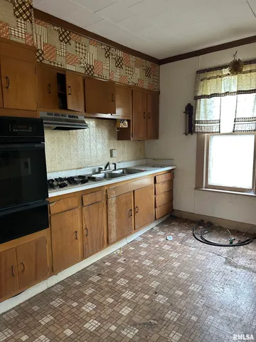 $29,900 | 535 South Main Street, Canton, IL 61520