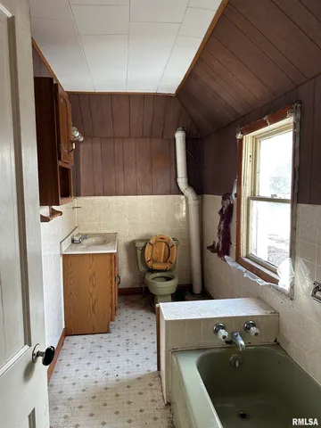 $29,900 | 535 South Main Street, Canton, IL 61520