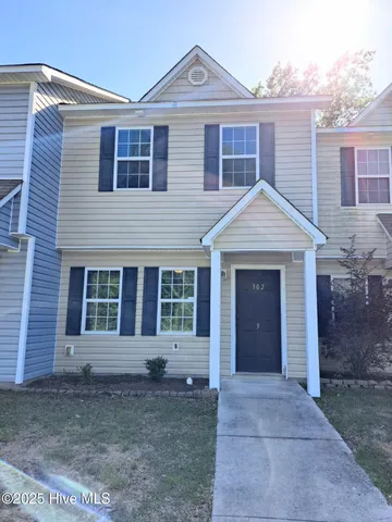 $1,250 | 302 Burley Drive, Unit 5, Hubert, NC 28539
