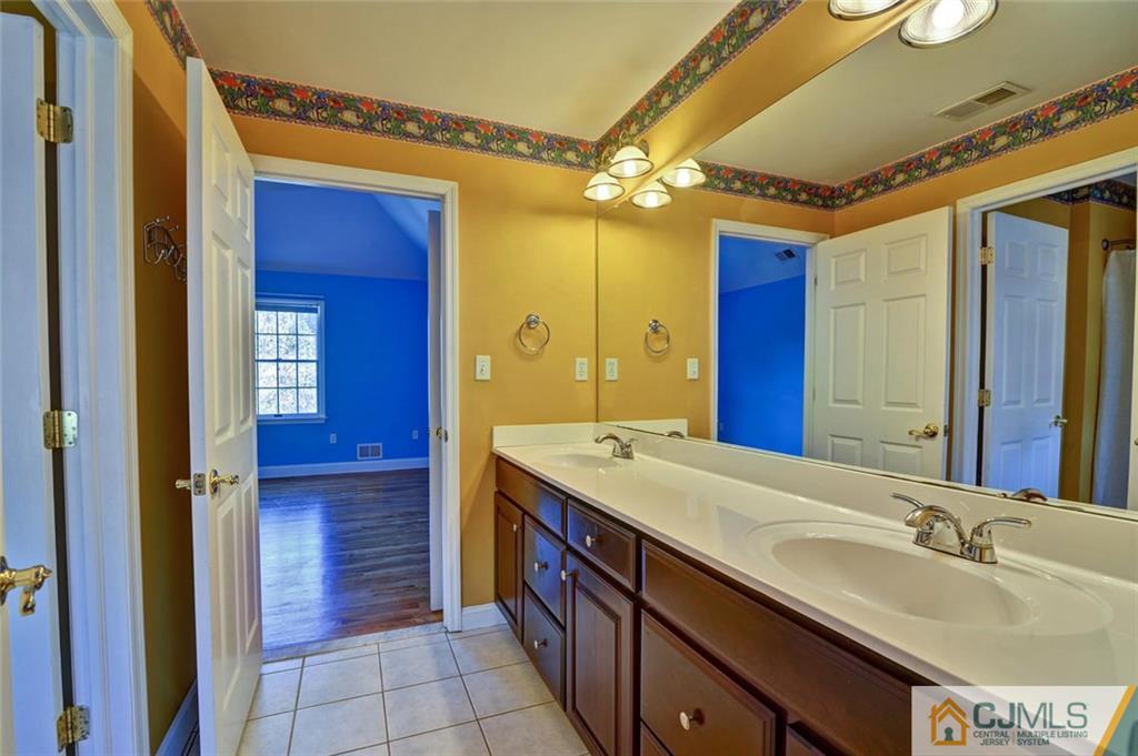 1 Wheatfield Road Cranbury, NJ 08512 - Photo 18 of 25 Gallery Image 18