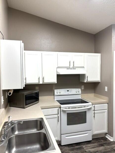 209 Cabana Way Crestview, FL 32536 - Photo 8 of 30 KITCHEN