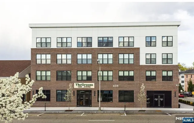 $2,700 | 459 Bloomfield Avenue, Unit 408, Caldwell, NJ 07006