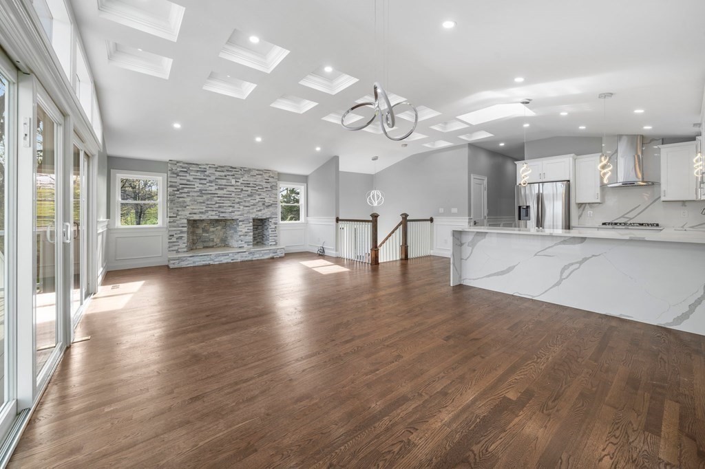 83 Warren Road Framingham, MA 01702 - Photo 6 of 41 Gallery Image 6