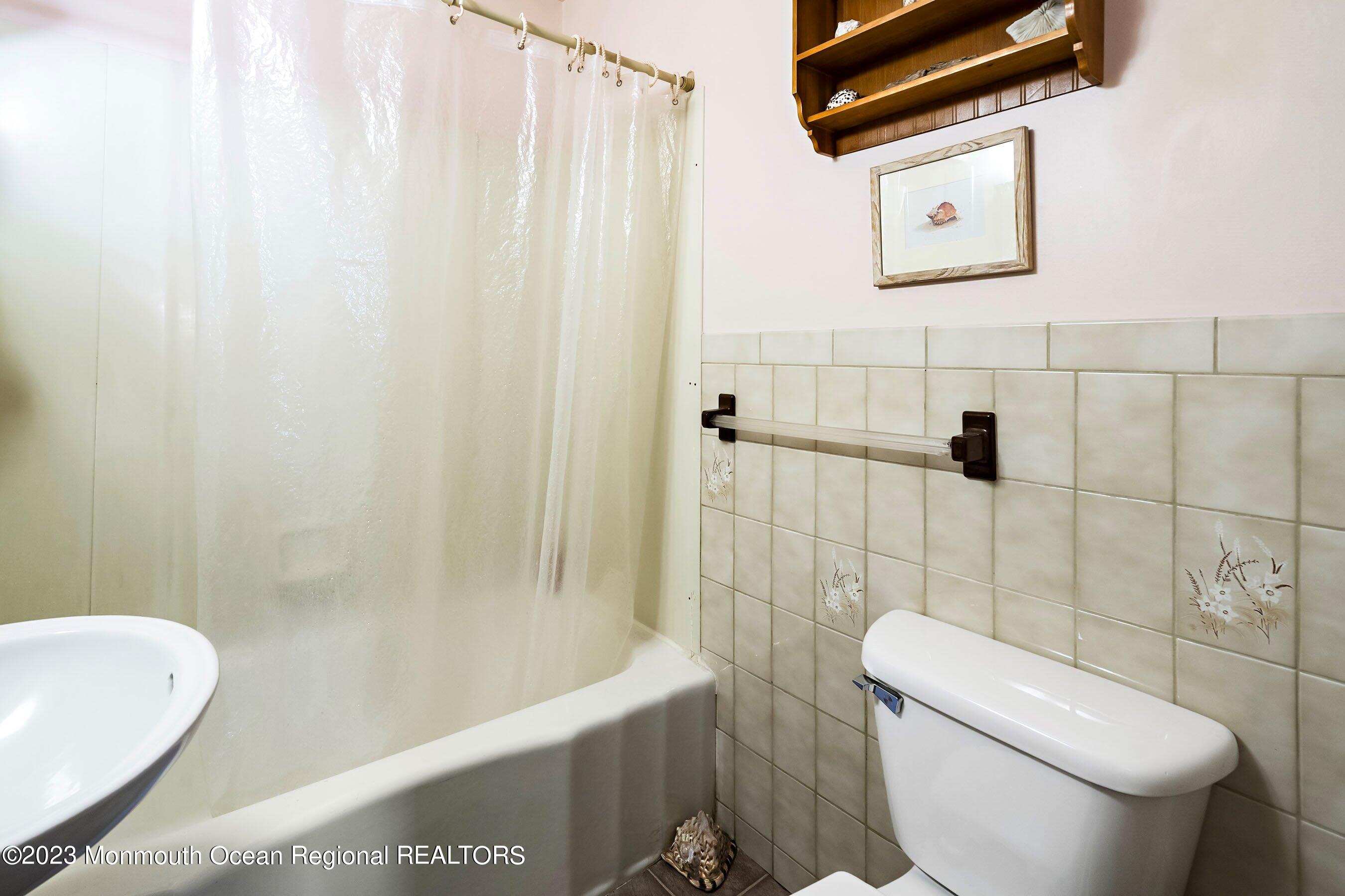 475 Augustus Road Brick, NJ 08723 - Photo 13 of 21 Full Bath