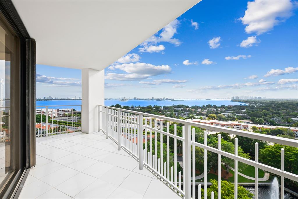 1000 Quayside Terrace, Unit 1606 Miami, FL 33138 - Photo 13 of 57
