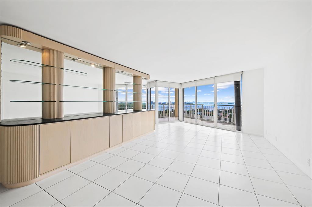 1000 Quayside Terrace, Unit 1606 Miami, FL 33138 - Photo 3 of 57