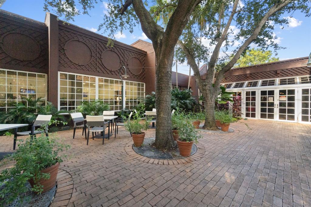 1000 Quayside Terrace, Unit 1606 Miami, FL 33138 - Photo 36 of 57 Garden patio