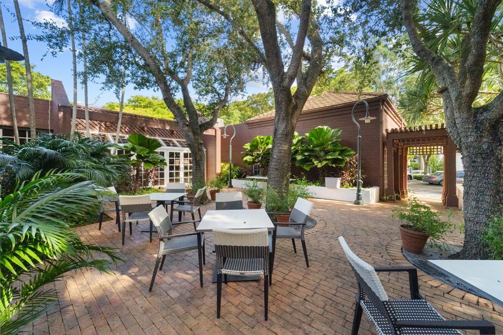 1000 Quayside Terrace, Unit 1606 Miami, FL 33138 - Photo 49 of 57 Garden Patio