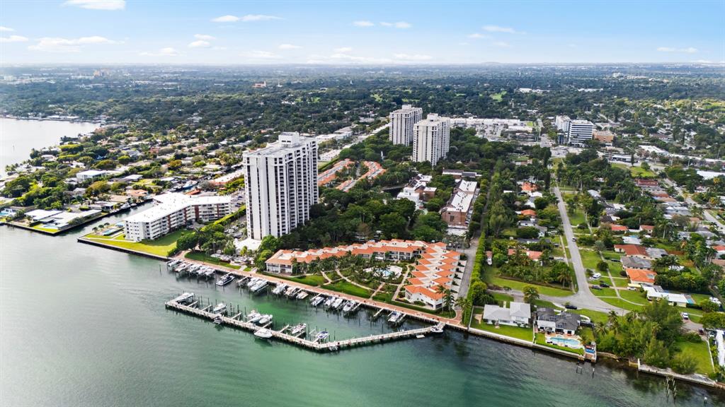 1000 Quayside Terrace, Unit 1606 Miami, FL 33138 - Photo 5 of 57 Full Service Marina