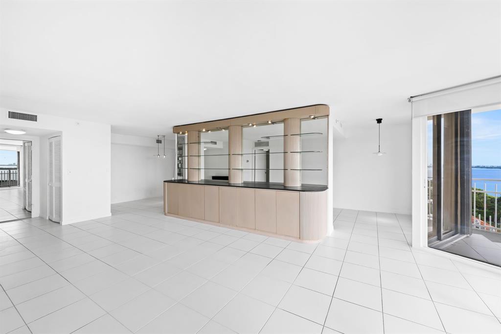 1000 Quayside Terrace, Unit 1606 Miami, FL 33138 - Photo 9 of 57