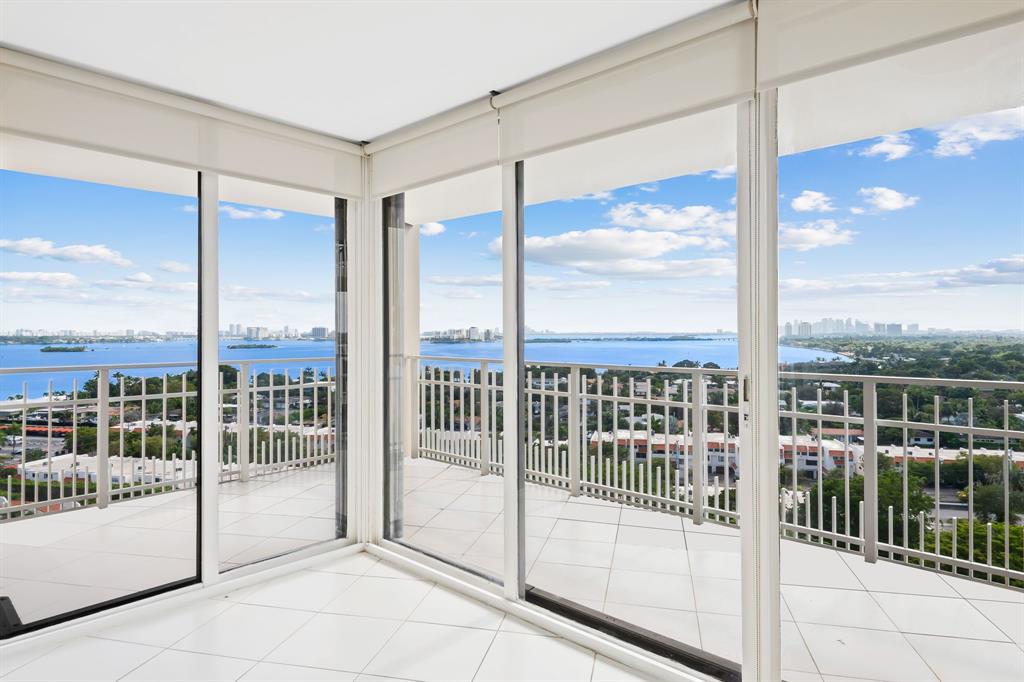 1000 Quayside Terrace, Unit 1606 Miami, FL 33138 - Photo 10 of 57