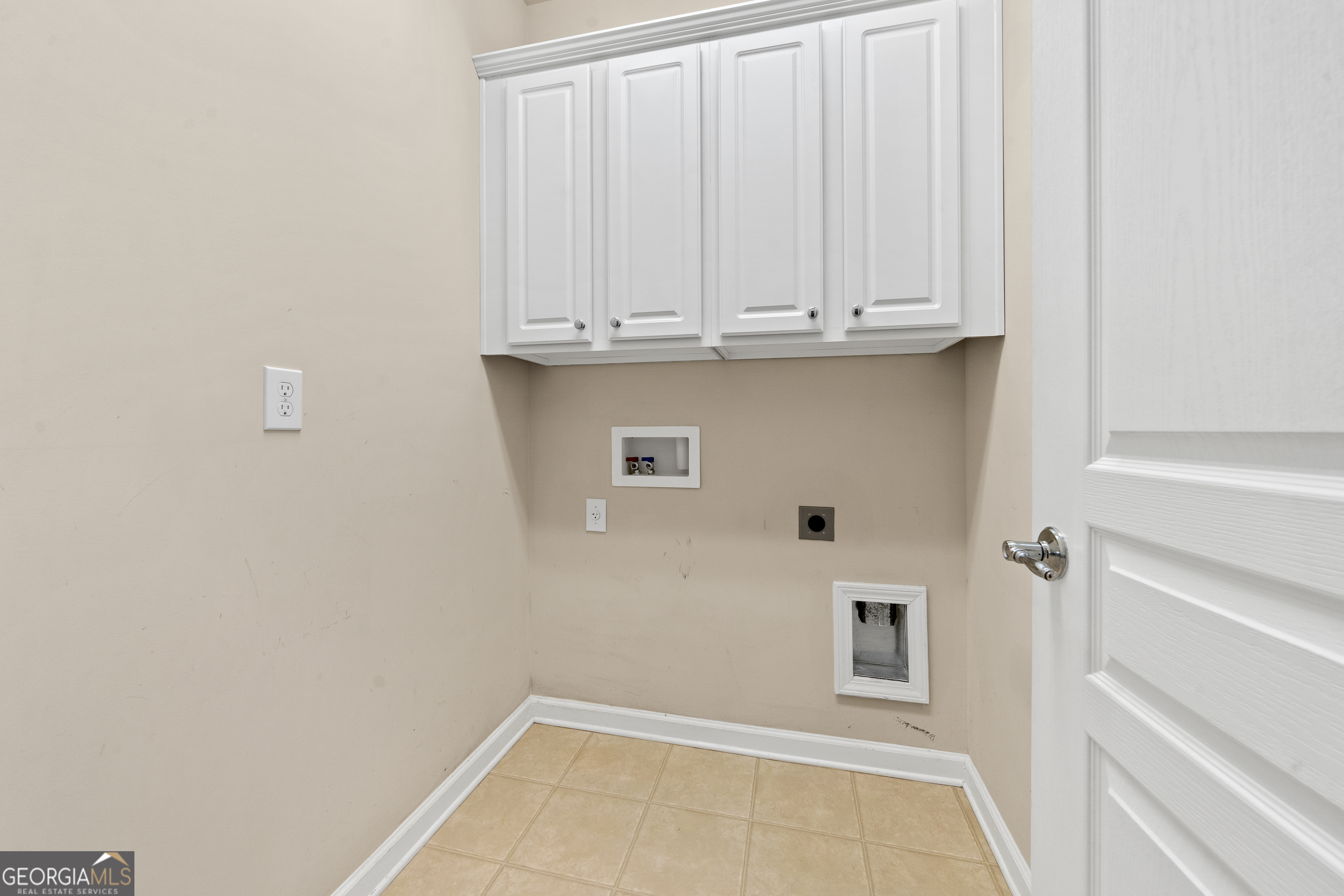 1370 Summer Hollow Road Greensboro, GA 30642 - Photo 28 of 35 a view of an empty room