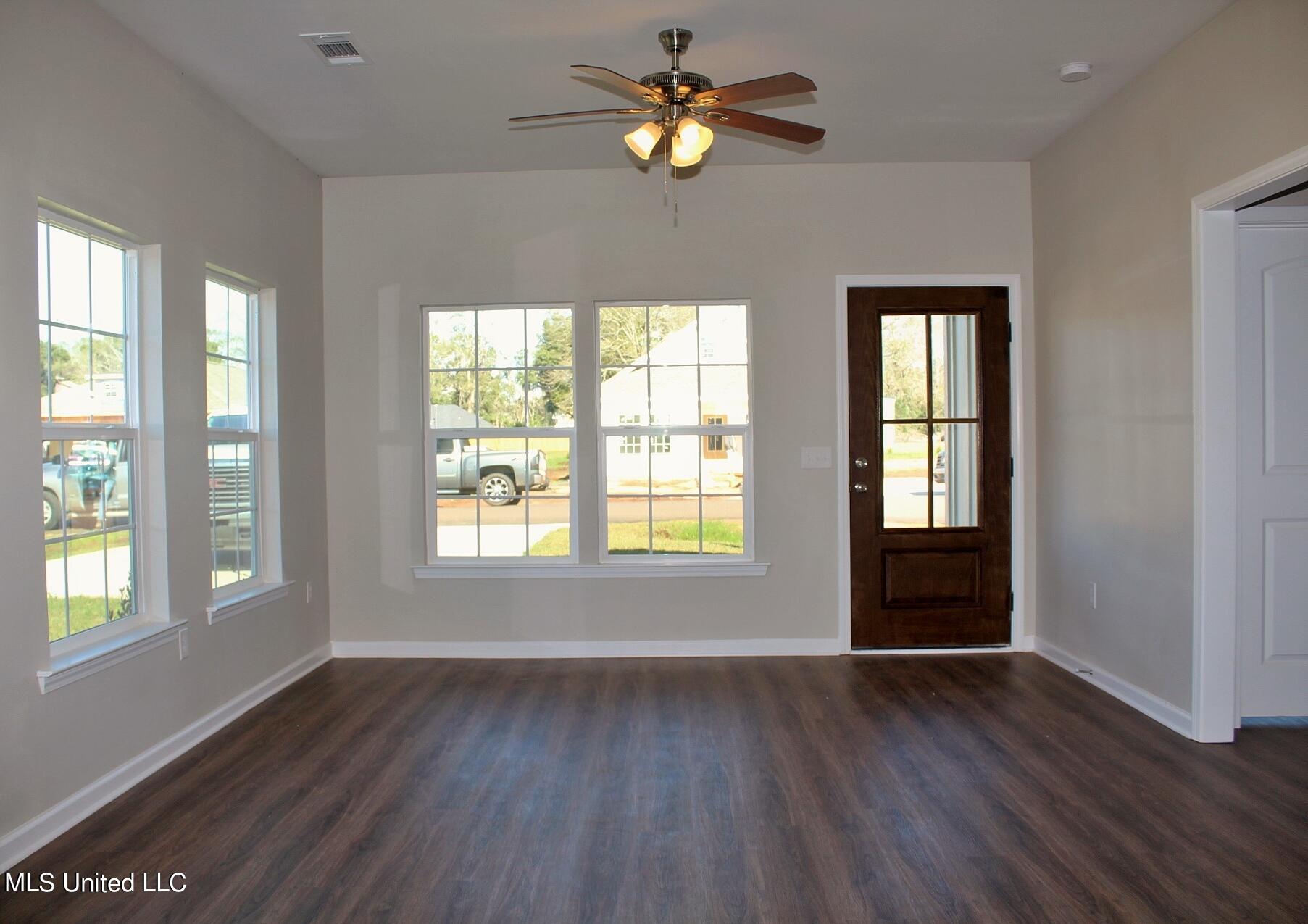184 Ridge Lane Lucedale, MS 39452 - Photo 3 of 11 2