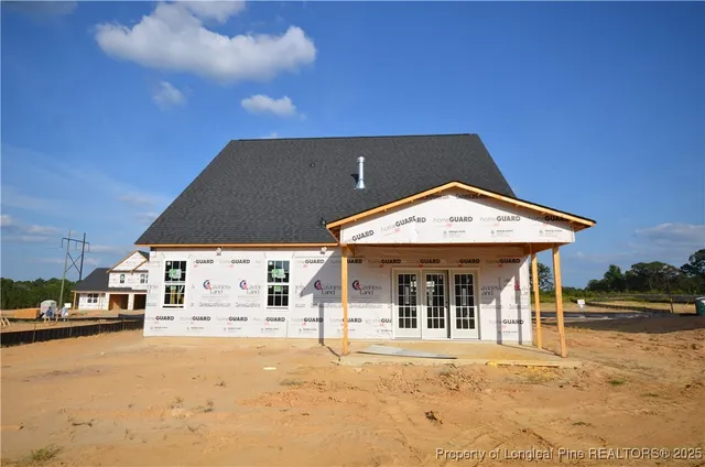 a picture of a wall with a white wall and a picture