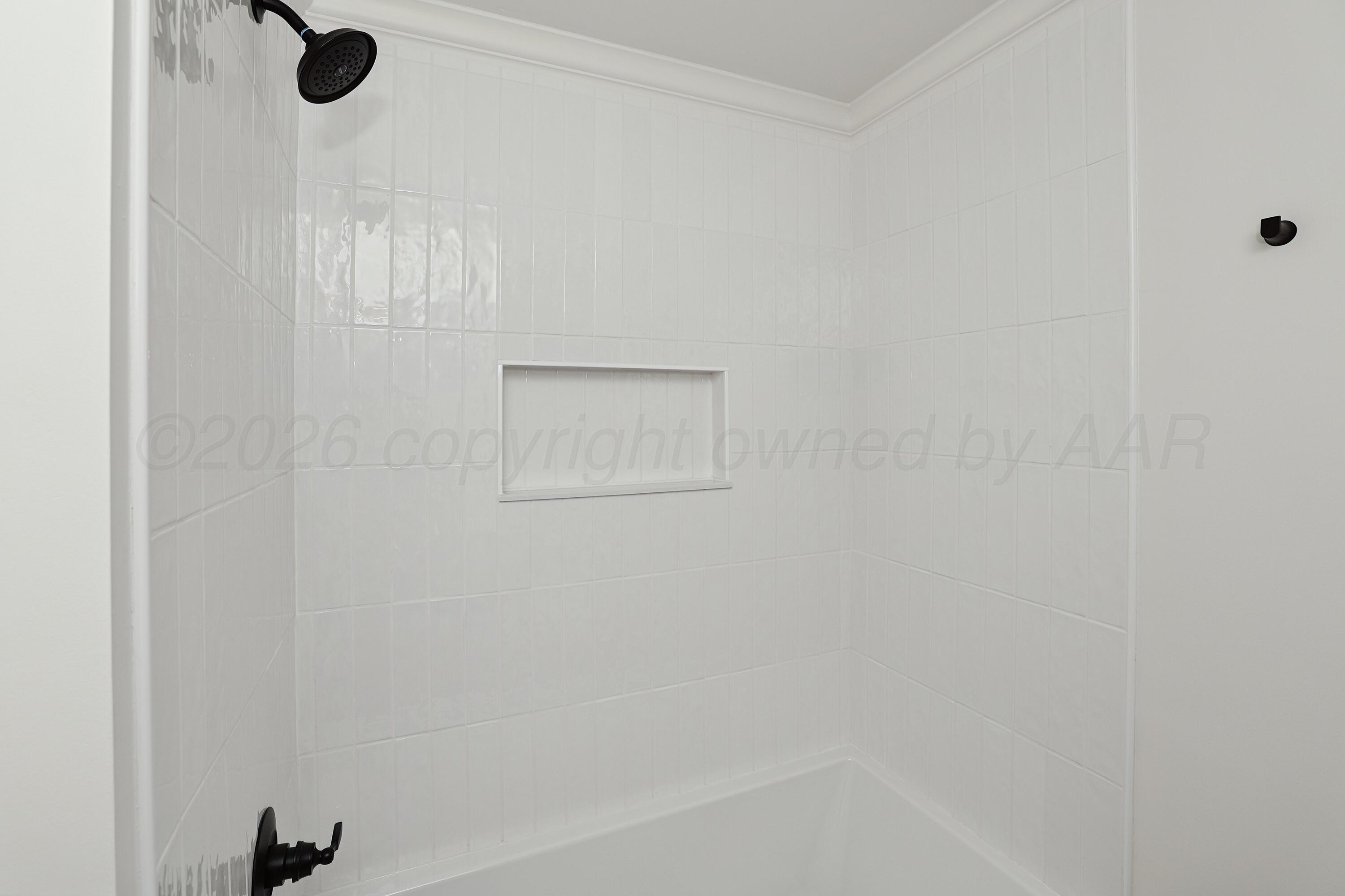 5920 Hester Road Amarillo, TX 79124 - Photo 23 of 38 22-Bathroom Shower