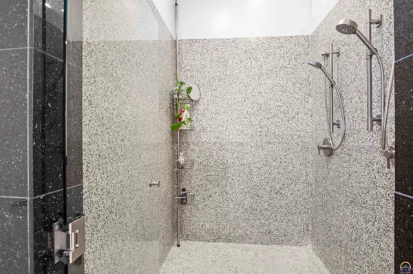 $1,500,000 | 5807 Southwest 44th Court, Topeka, KS 66610