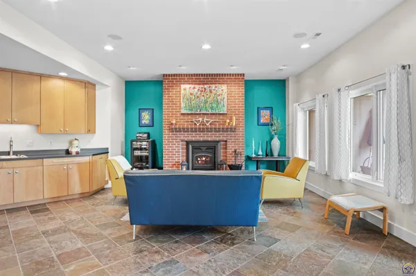 $1,500,000 | 5807 Southwest 44th Court, Topeka, KS 66610