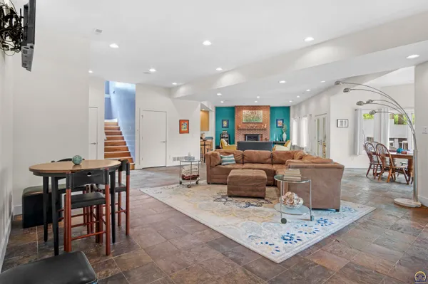 $1,500,000 | 5807 Southwest 44th Court, Topeka, KS 66610