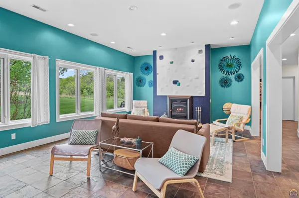 $1,500,000 | 5807 Southwest 44th Court, Topeka, KS 66610