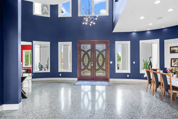 $1,500,000 | 5807 Southwest 44th Court, Topeka, KS 66610