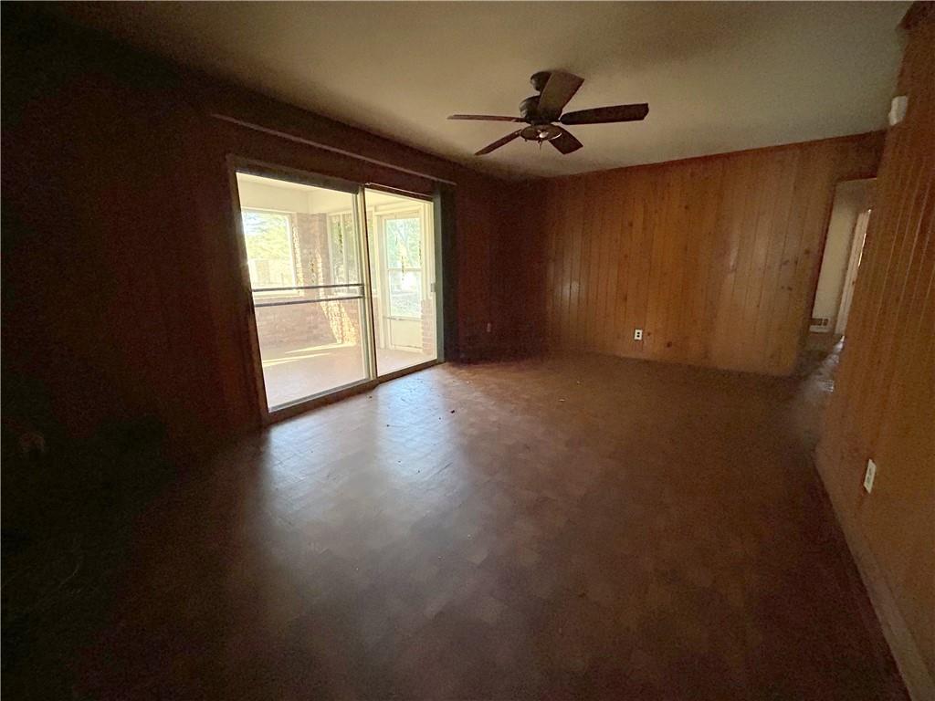 4315 York Road Atlanta, GA 30337 - Photo 12 of 24 a view of n empty room with a window