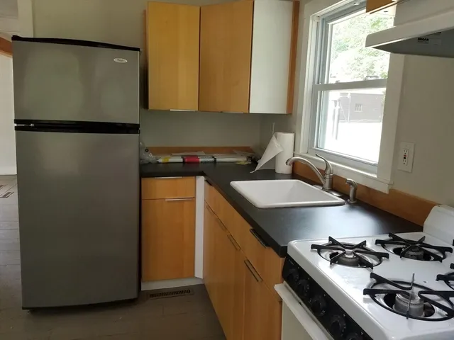 $1,950 | 980 Careswell Street, Marshfield, MA 02050