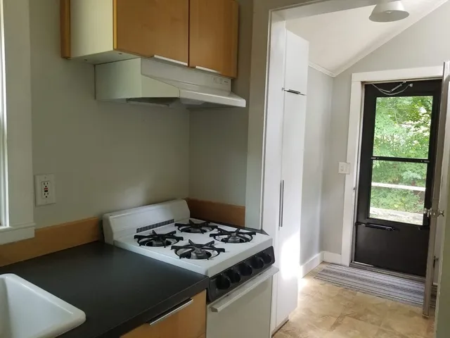 $1,950 | 980 Careswell Street, Marshfield, MA 02050