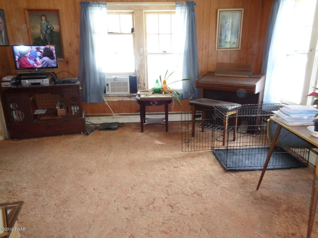 458 Rowland Road Greeley, PA 18425 - Photo 12 of 51 Livng Room 1