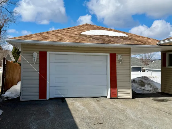 $114,900 | 187 Mountainview Avenue, Madawaska, ME 04756
