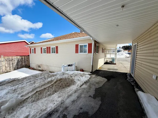 $114,900 | 187 Mountainview Avenue, Madawaska, ME 04756