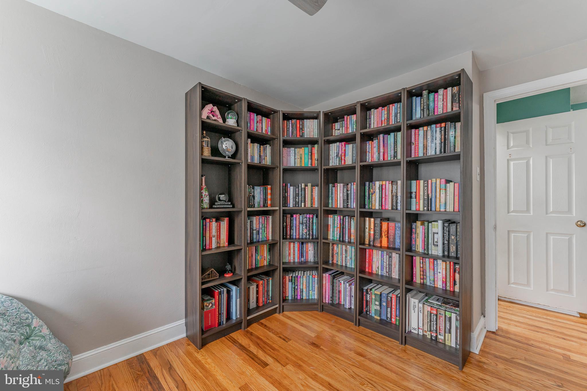 872 Fairfax Road Drexel Hill, PA 19026 - Photo 24 of 31 a view of a book shelf with lots of books
