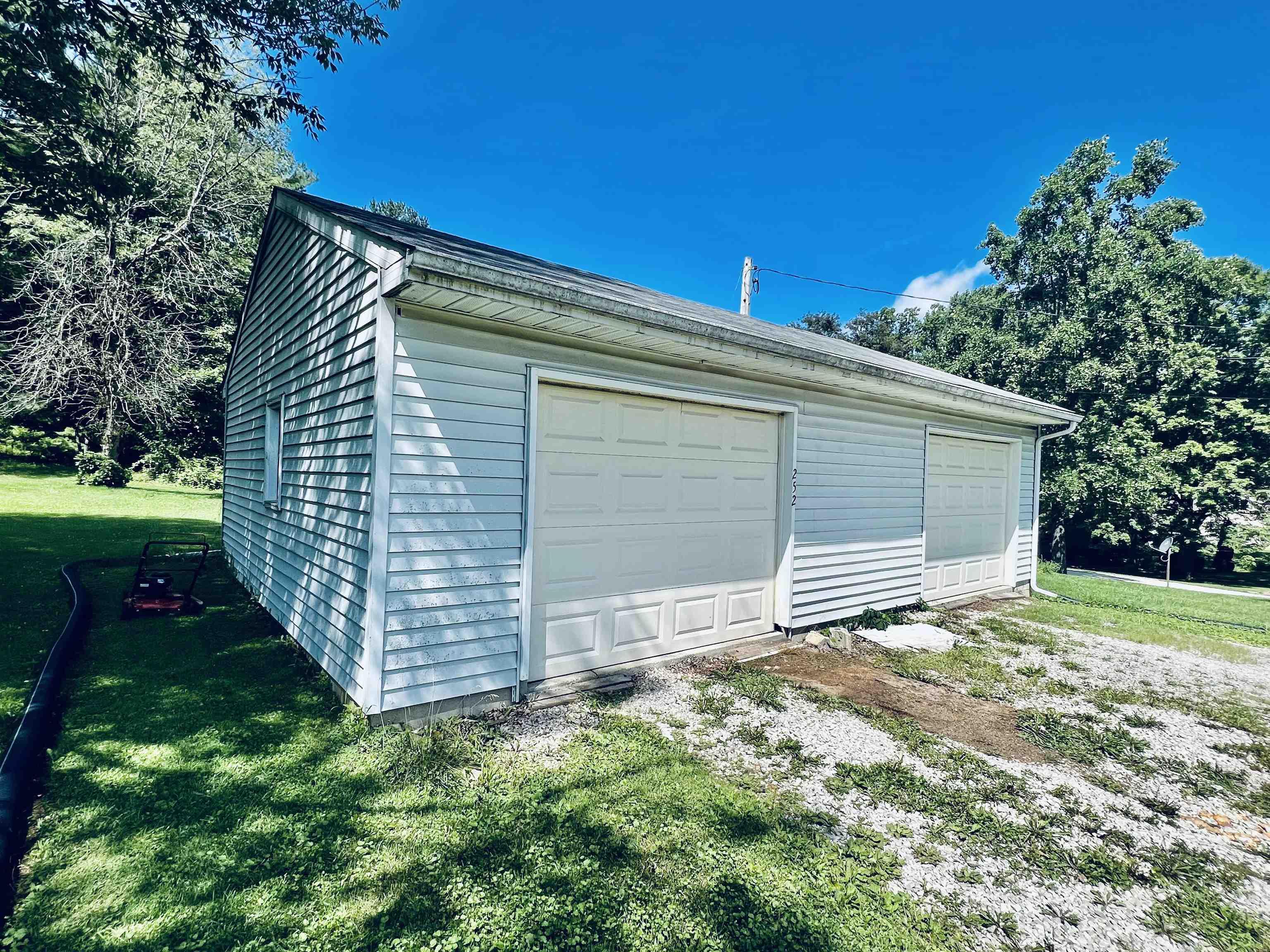 252 Judah Logan Road Bedford, IN 47421 - Photo 3 of 9