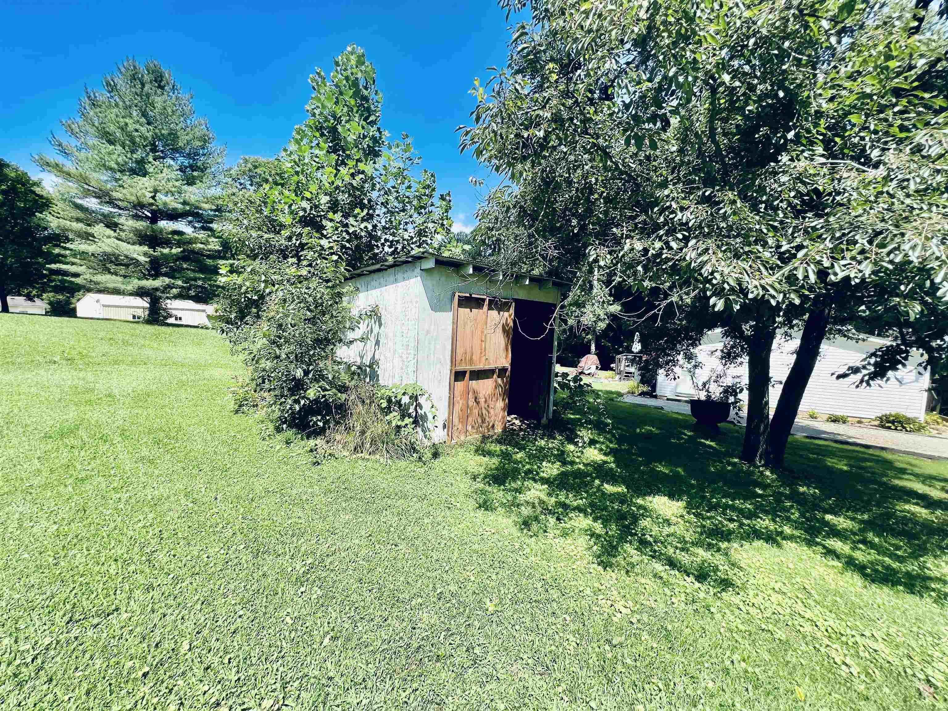 252 Judah Logan Road Bedford, IN 47421 - Photo 5 of 9