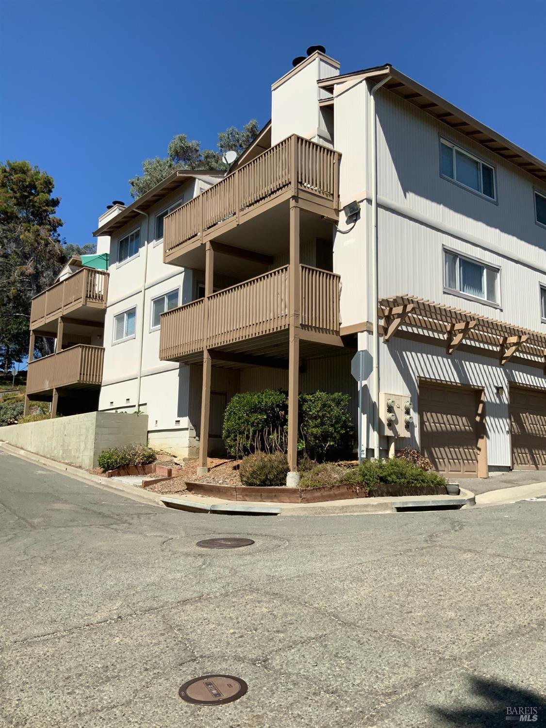 Welcome to 101 Windjammer Dr.