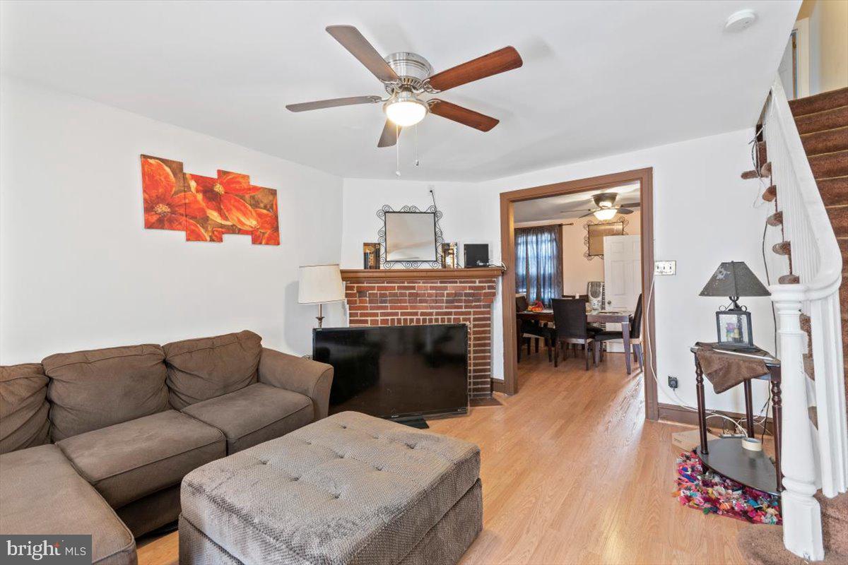 72 Hartley Road Lansdowne, PA 19050 - Photo 2 of 15 Gallery Image 2