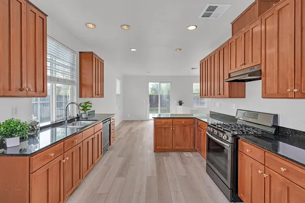 $550,000 | 2385 South Rock Creek Drive, Los Banos, CA 93635