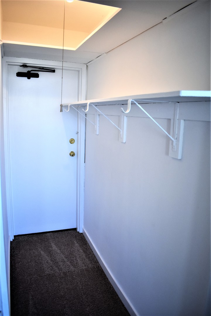 6166 North Sheridan Road, Unit 10D Chicago, IL 60660 - Photo 18 of 23 a view of a small space