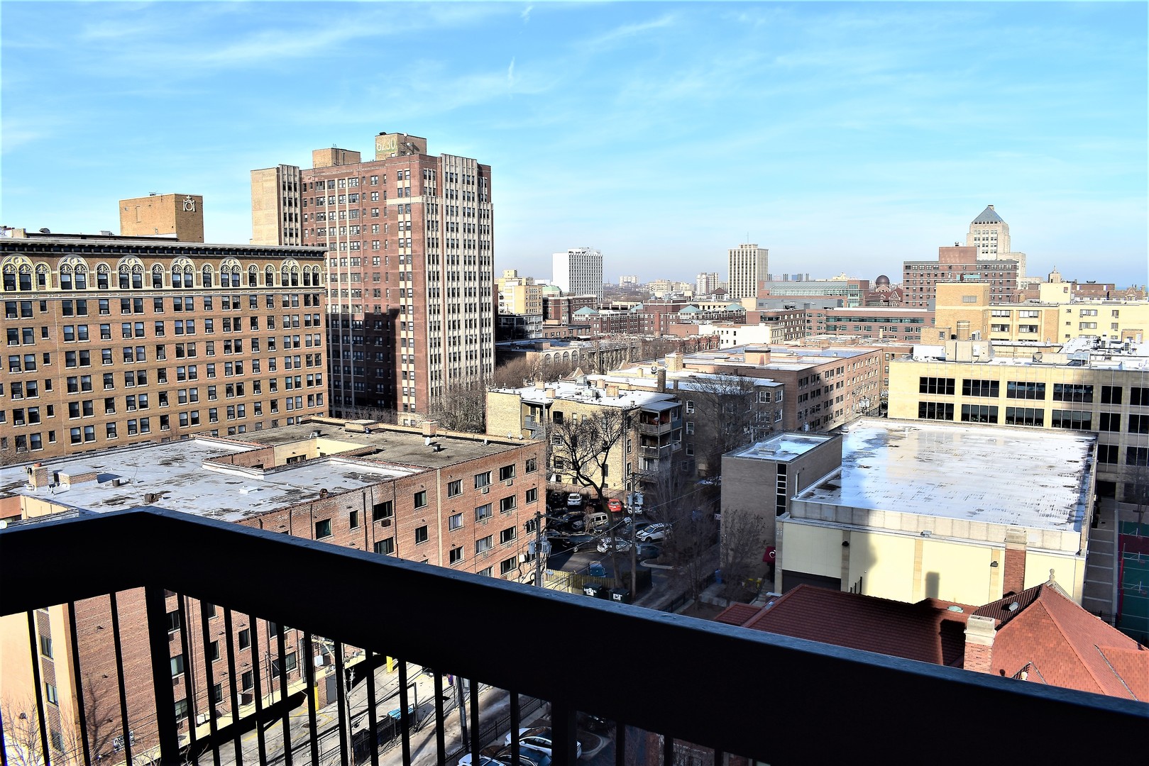 6166 North Sheridan Road, Unit 10D Chicago, IL 60660 - Photo 22 of 23 a view of a city skyline from a terrace