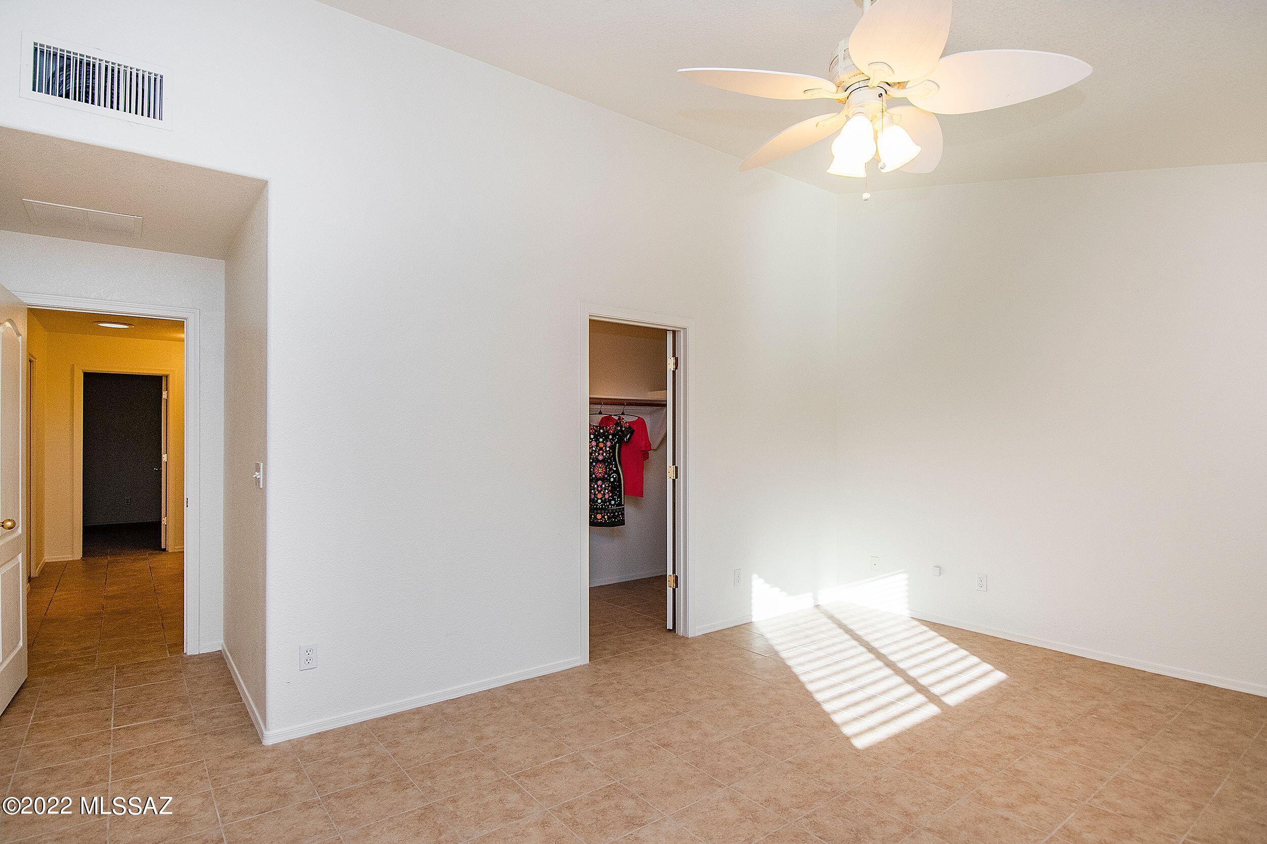 3323 South Thunder Chorus Road Tucson, AZ 85713 - Photo 19 of 38