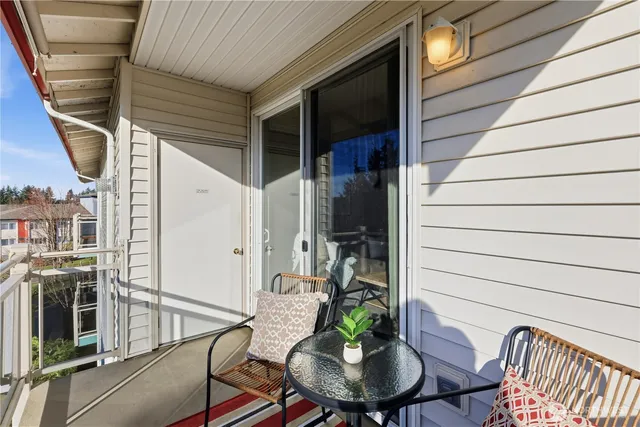 $560,000 | 23007 Lakeview Drive, Unit A303, Mountlake Terrace, WA 98043