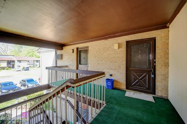 $2,050 | 59 Amberly Drive, Unit F, Manalapan, NJ 07726