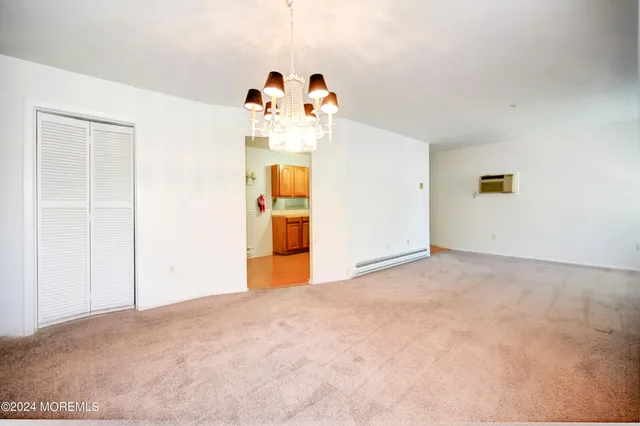 a view of empty room with window