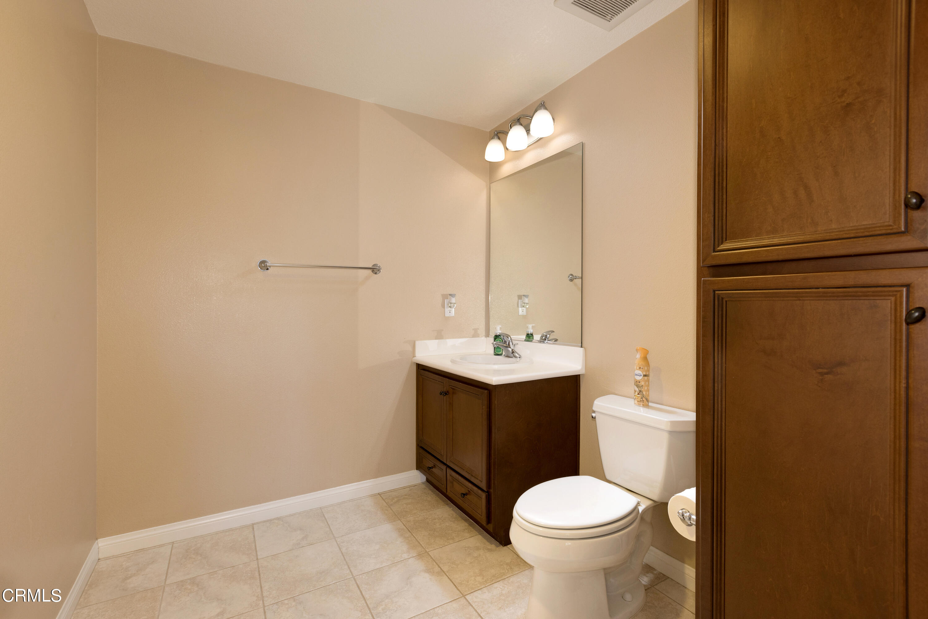 402 Garonne Street Oxnard, CA 93036 - Photo 9 of 45 9_10182799_133846_EN-133846_-109