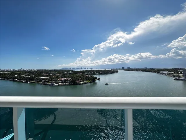 $3,500 | 6770 Indian Creek Drive, Unit 14M, Miami Beach, FL 33141
