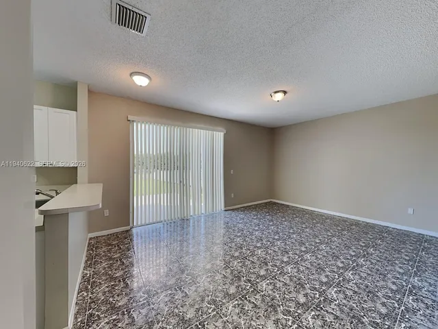 $3,315 | Towngate, Pembroke Pines, FL 33028