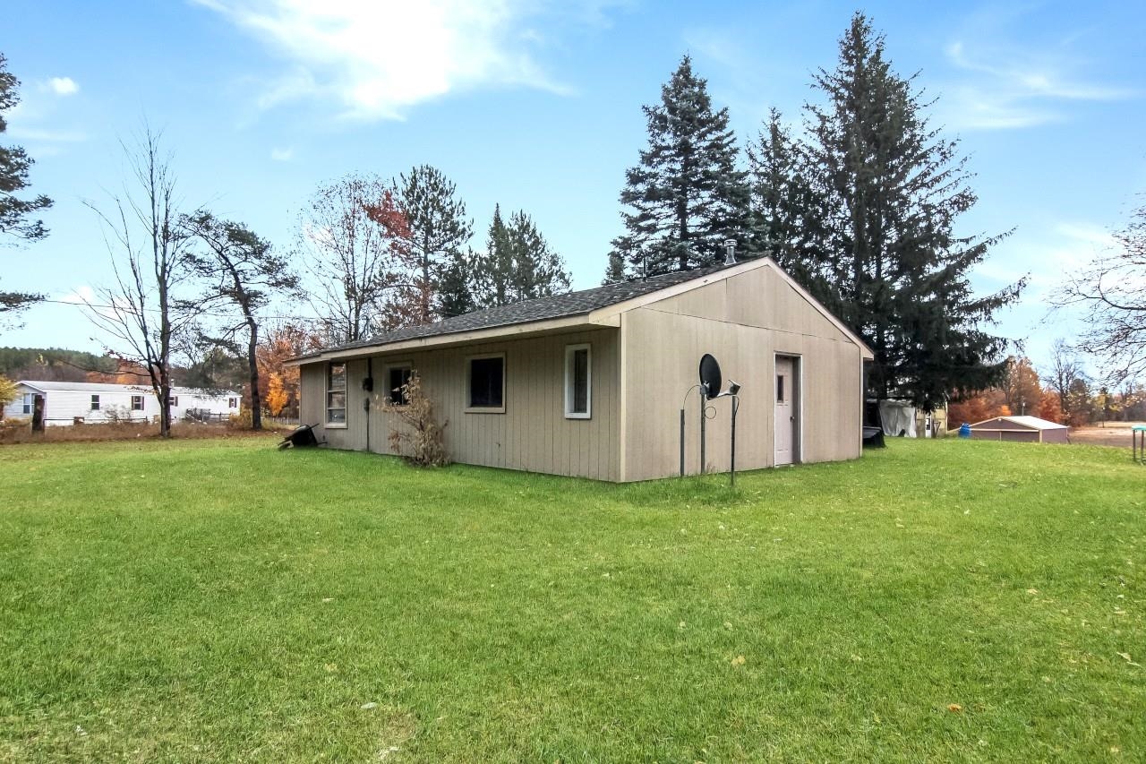 7533 Lund Road Southwest Fife Lake, MI 49633 - Photo 33 of 41 1896708-32.JPG