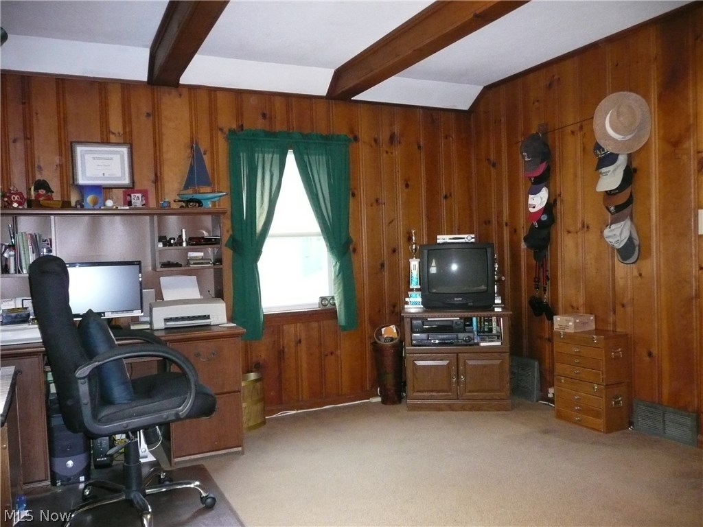 4888 Westbourne Road Cleveland, OH 44124 - Photo 13 of 18 Here Is Your Man Cave ! (Or Your Forth Bedroom.)