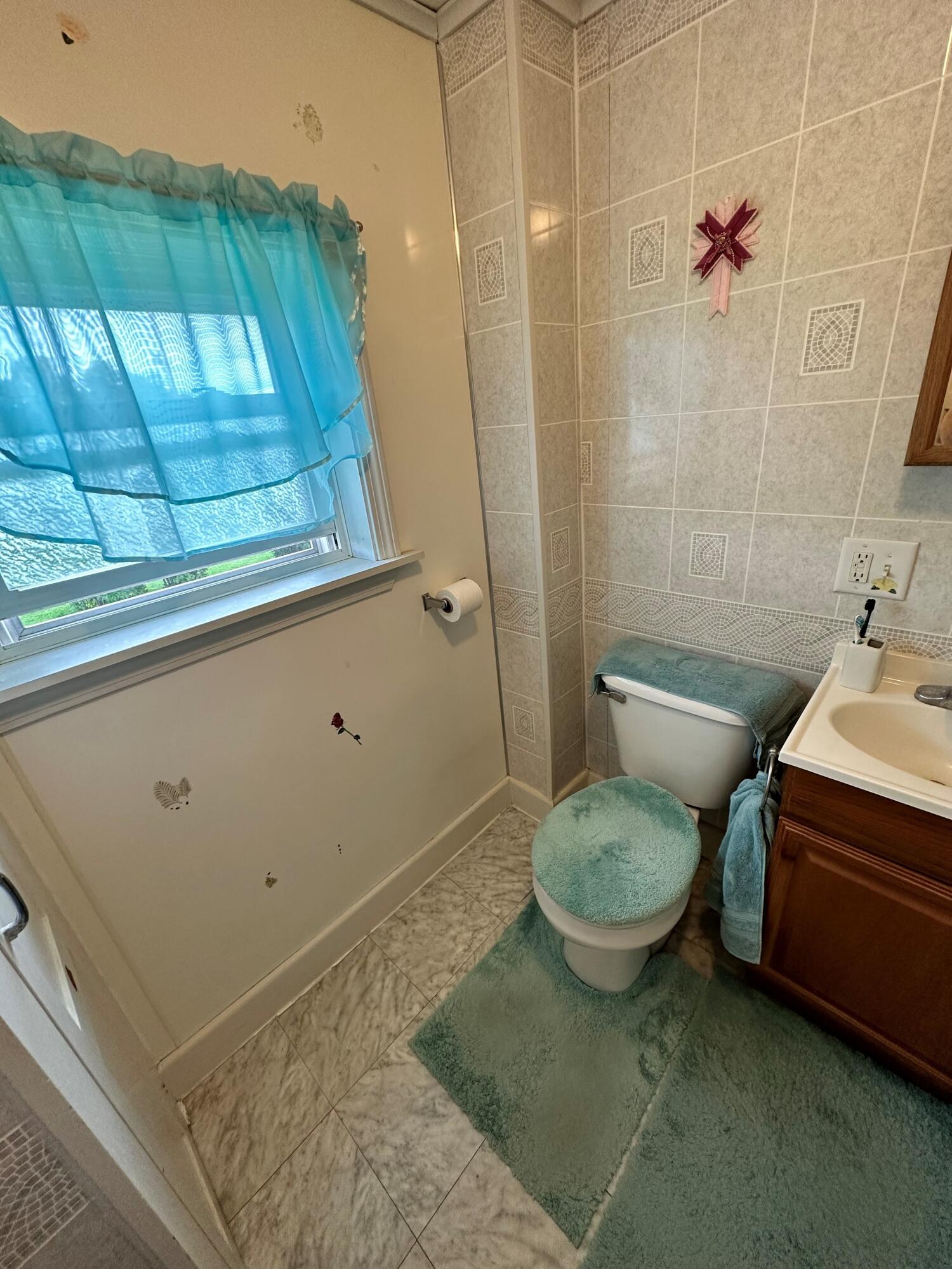 118 Haystack Road Castle Hill, ME 04757 - Photo 27 of 40 Haystack 2nd Floor Bathroom